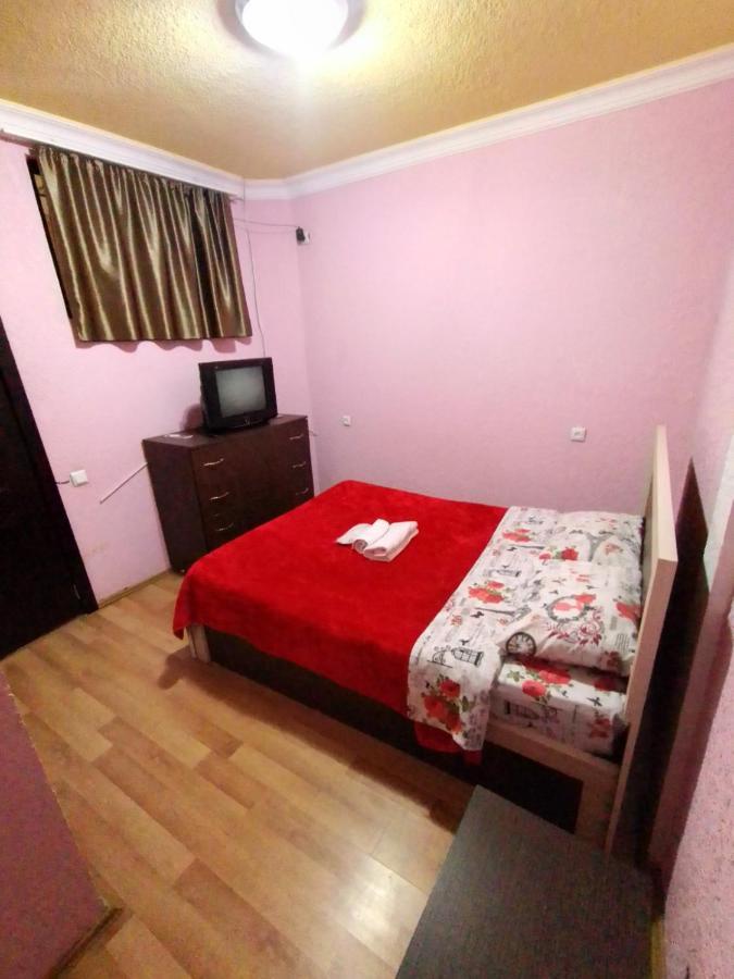 Hotel Vakhtanguri Batoumi Extérieur photo