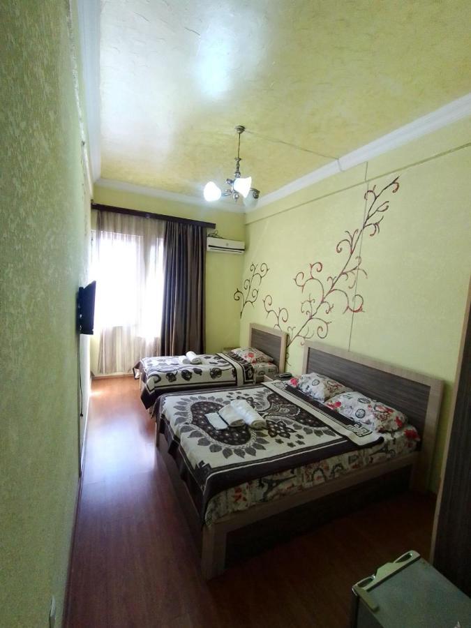 Hotel Vakhtanguri Batoumi Extérieur photo