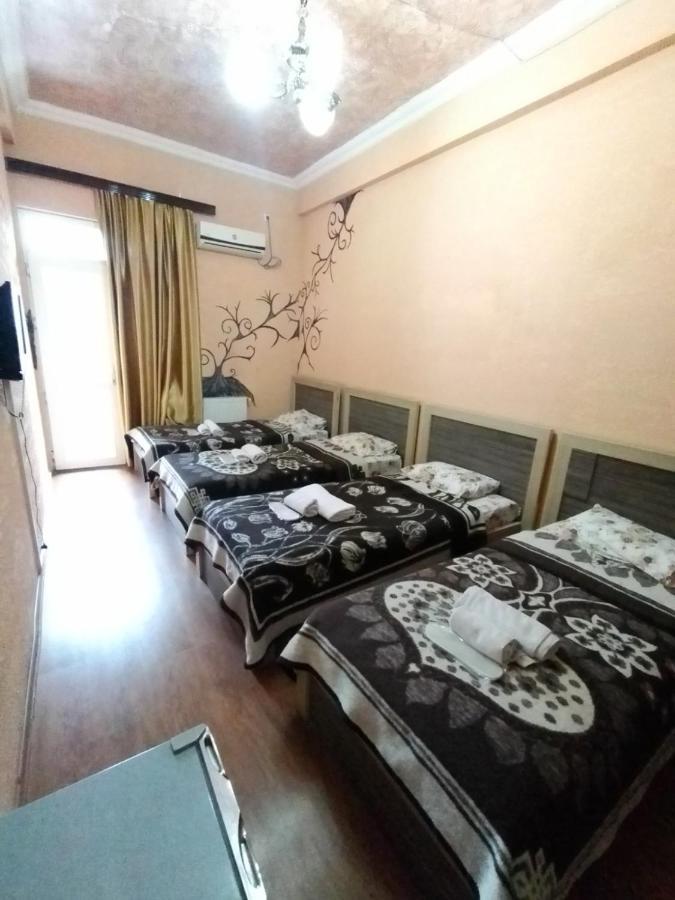 Hotel Vakhtanguri Batoumi Extérieur photo
