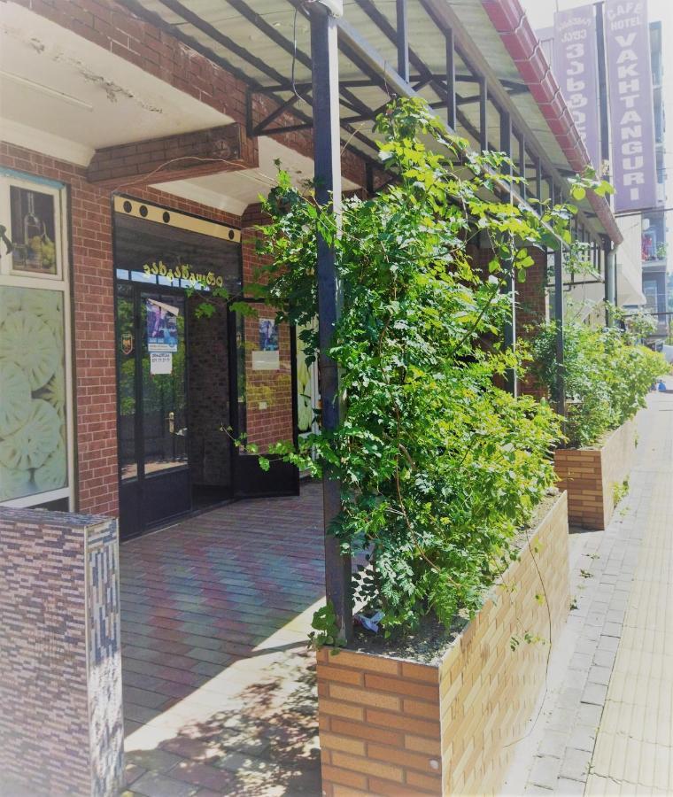 Hotel Vakhtanguri Batoumi Extérieur photo