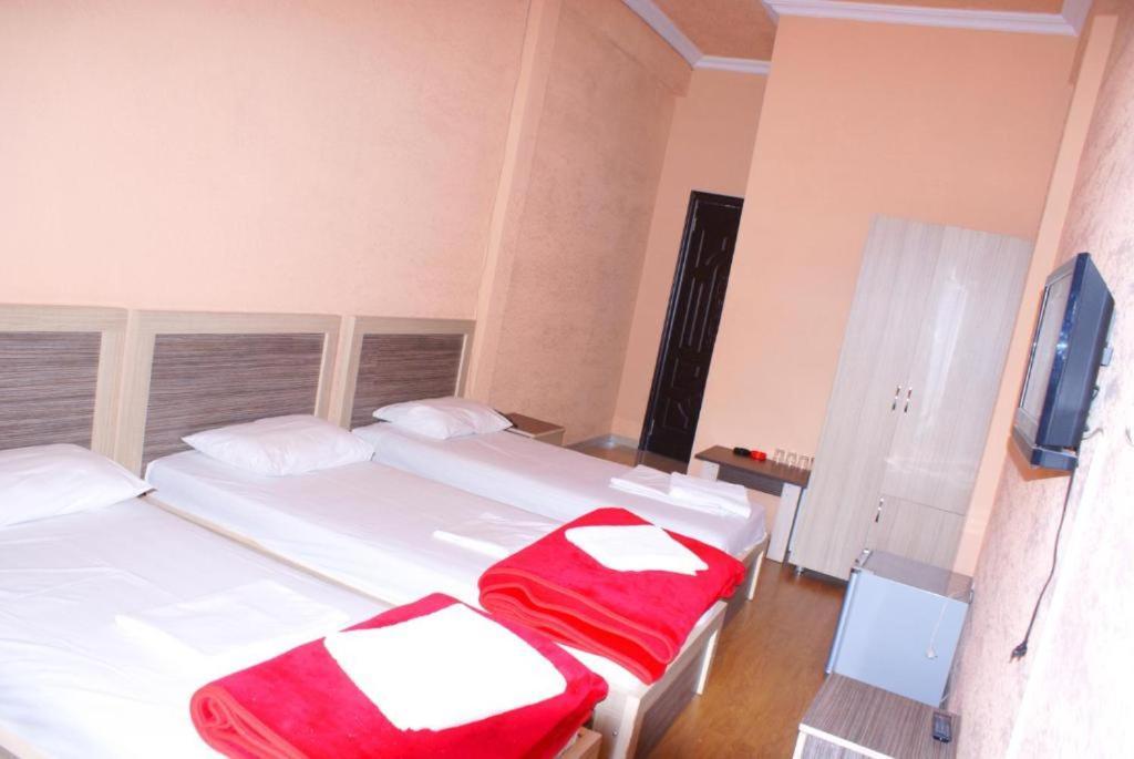 Hotel Vakhtanguri Batoumi Extérieur photo