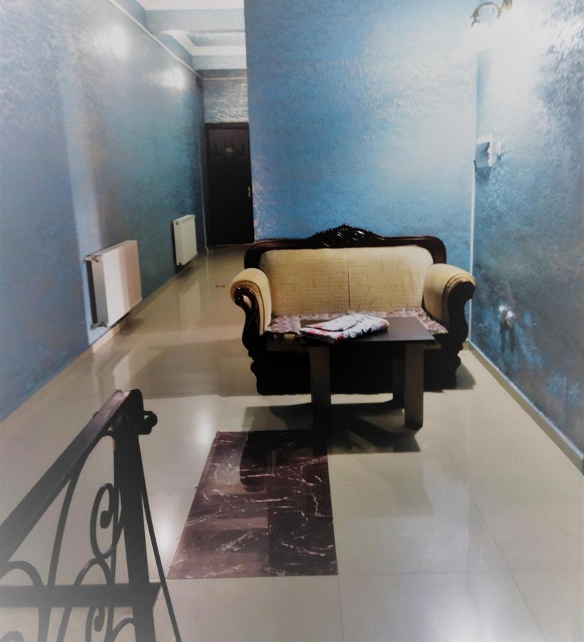 Hotel Vakhtanguri Batoumi Extérieur photo