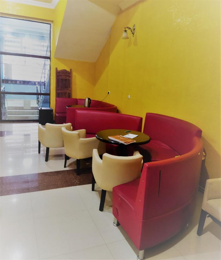Hotel Vakhtanguri Batoumi Extérieur photo