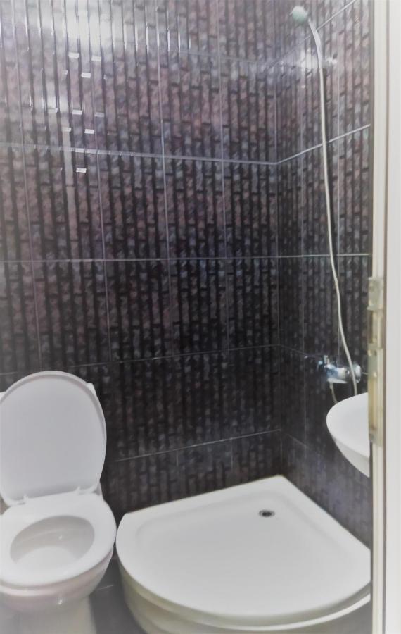 Hotel Vakhtanguri Batoumi Extérieur photo
