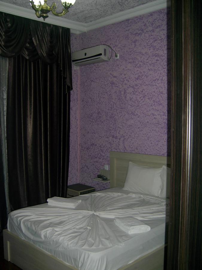 Hotel Vakhtanguri Batoumi Extérieur photo