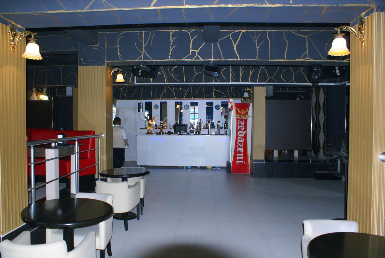 Hotel Vakhtanguri Batoumi Extérieur photo