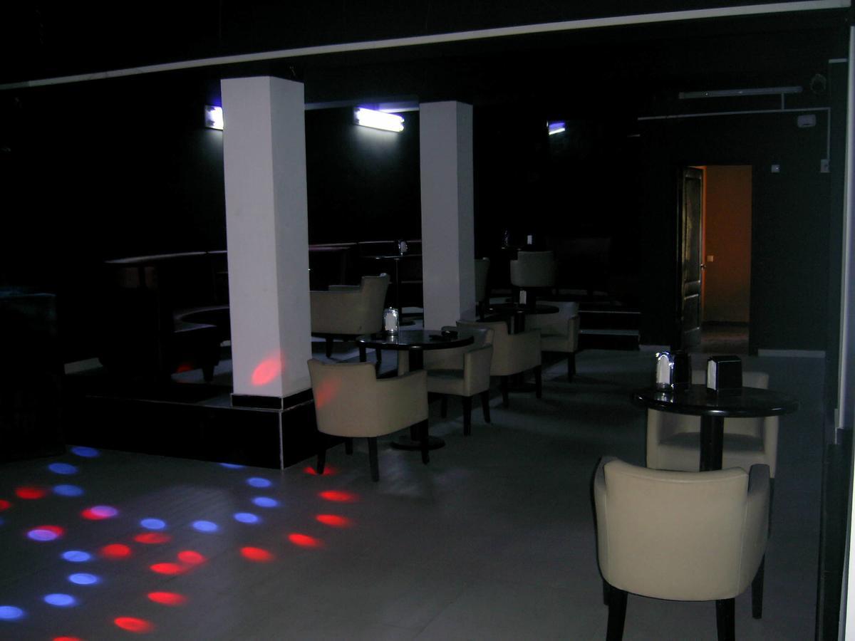 Hotel Vakhtanguri Batoumi Extérieur photo