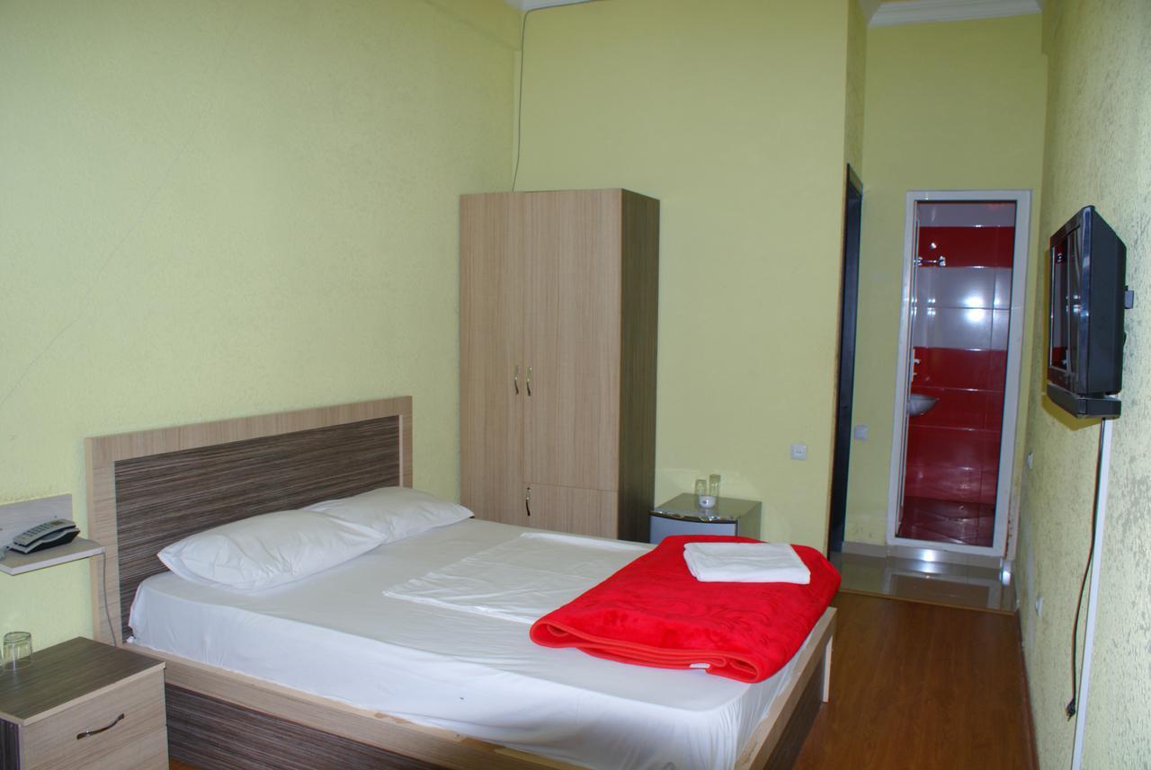 Hotel Vakhtanguri Batoumi Extérieur photo