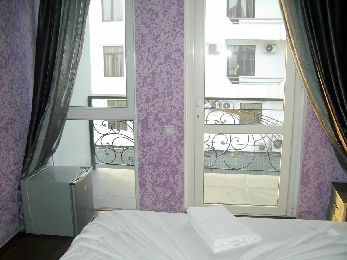 Hotel Vakhtanguri Batoumi Extérieur photo
