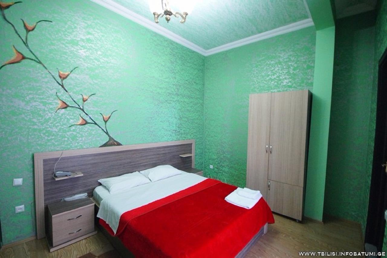Hotel Vakhtanguri Batoumi Extérieur photo