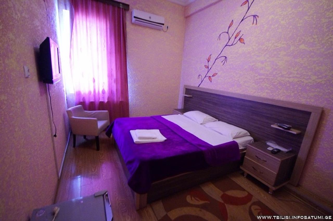Hotel Vakhtanguri Batoumi Extérieur photo