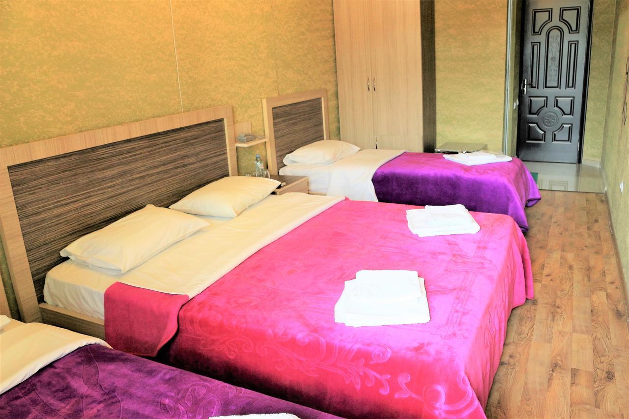 Hotel Vakhtanguri Batoumi Extérieur photo