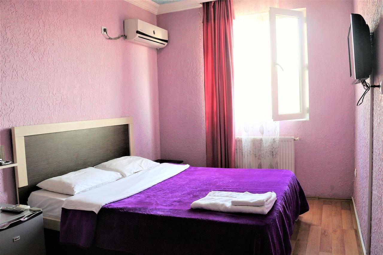 Hotel Vakhtanguri Batoumi Extérieur photo