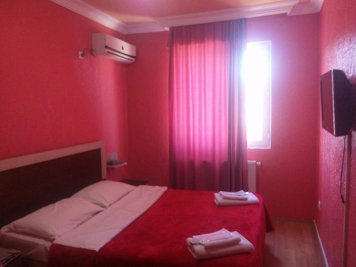 Hotel Vakhtanguri Batoumi Extérieur photo
