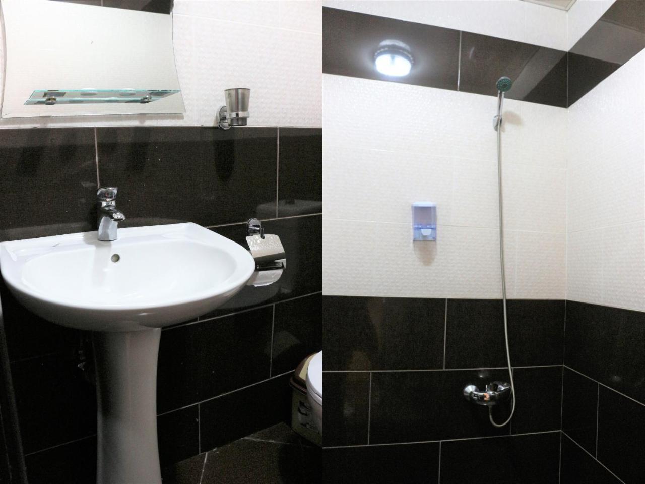 Hotel Vakhtanguri Batoumi Extérieur photo